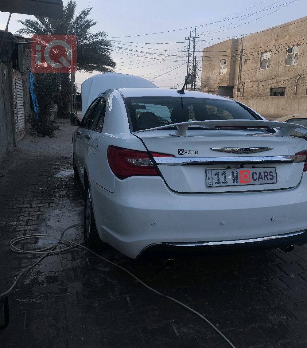 كرايسلر 200